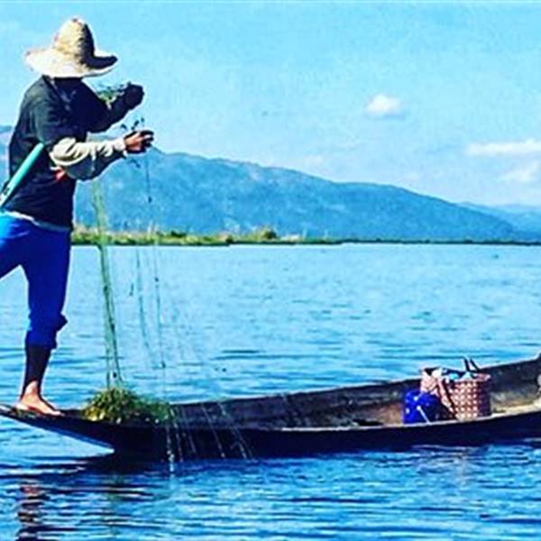 Myanmar | Pescatore Intha sul Lago Inle |