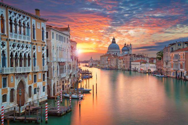 Venice, the magic city low cost transfer to Venice