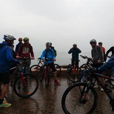 regen?scheixxxegal☺ #lakegarda #gardasee #fahrradverleih #rentabike #mtbtour