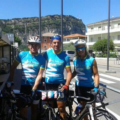 trio DUBROVNIK A MILANO in visita a Torbole bike touren wear rent