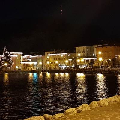 torbole by night xmas 2017  torbolebikeshop gardasee fahrradverleih lake garda riva del garda e-bike