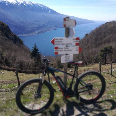 centurionbikes Erzim aus Muenchen hat foto gemacht torbole bike shop gardasee punta larici