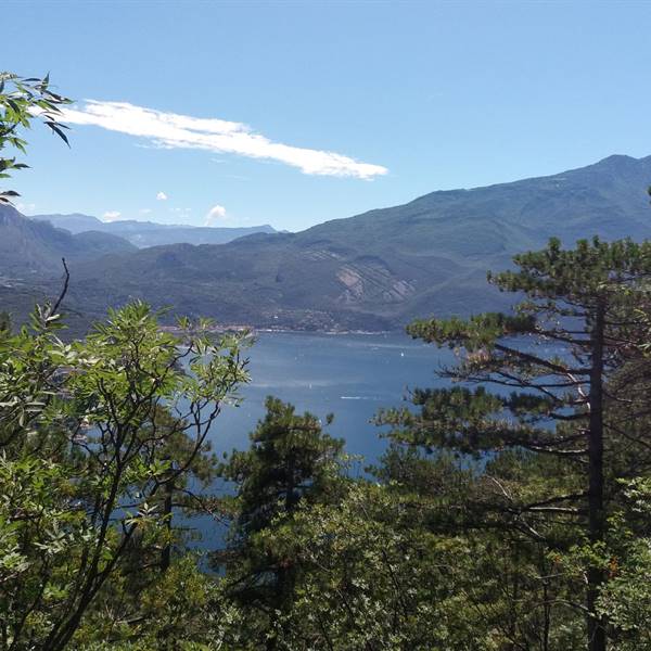 vista lago dal sentiero verso Santa Barbara