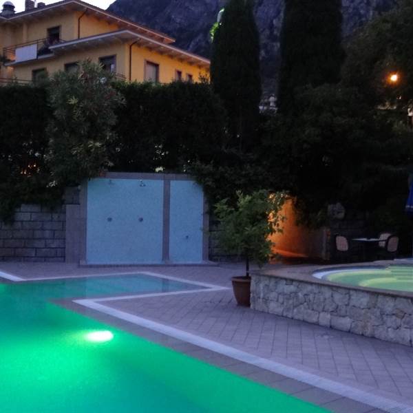 Hotel Limone - Pool