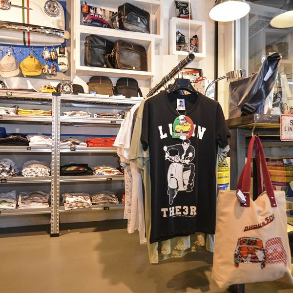 Vespa Shop Torbole