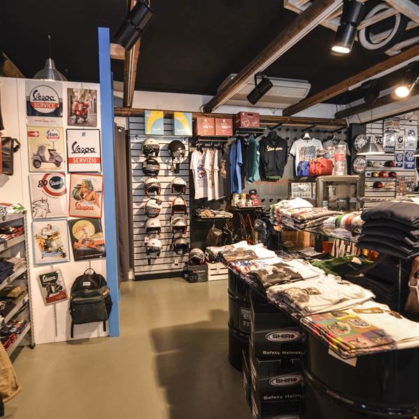 Vespa Shop Torbole