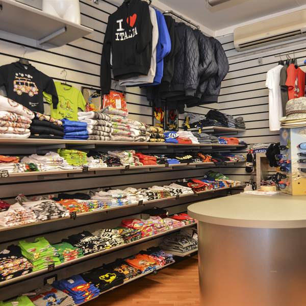 Vespa Shop Torbole