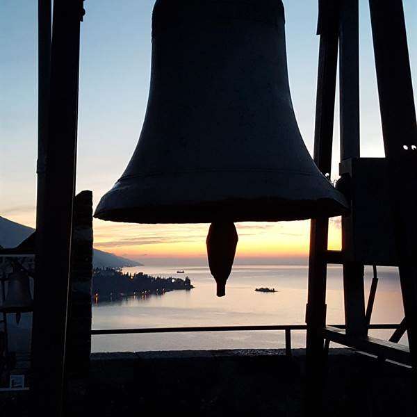 Malcesine ed il suo  incantevole castello a 15 minuti di battello da Limone