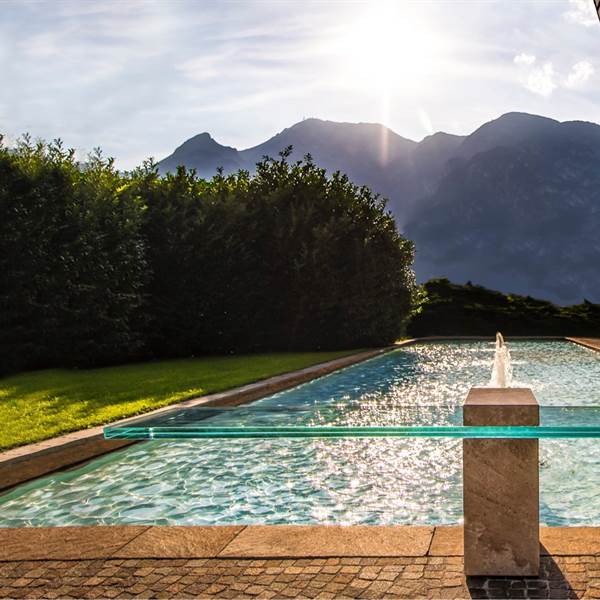 Outdoor Living - Reale - Sbalzo Glass -