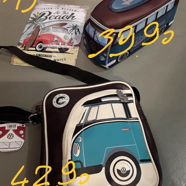 borsa.. borselli..TAZZE... e tanti altri gadget volkswagen .....