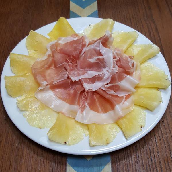 Ananas e prosciutto #kapuzinerriva #lagodigarda