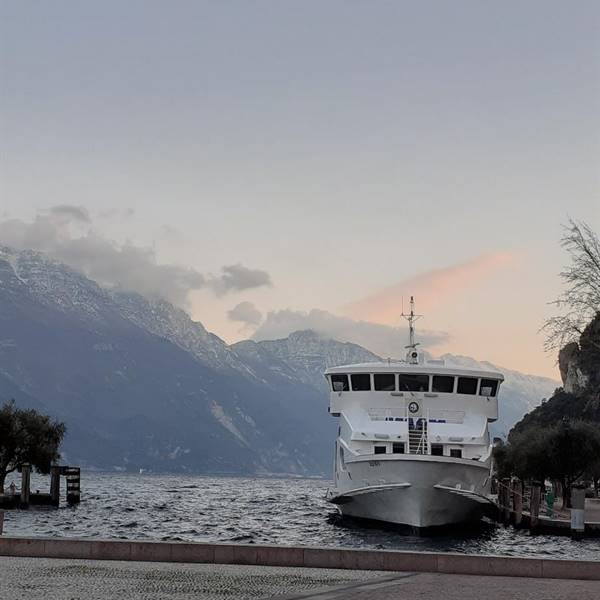 lago di garda a febbraio