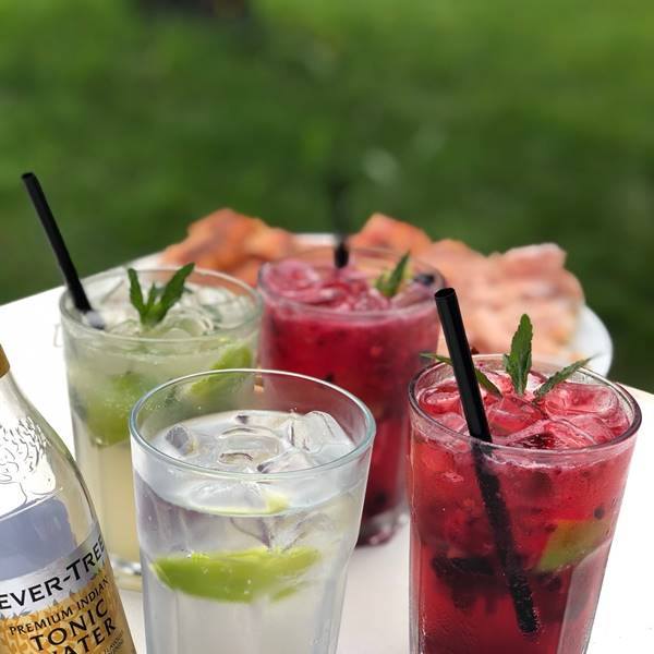 Gallery | Albergo Pieve | Aperitivo in giardino 🌿