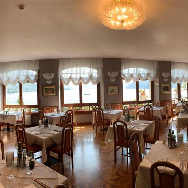 Gallery - Varie | Hotel Lido Ledro | Il nostro ristorante con una vista mozzafiato sul Lago di Ledro