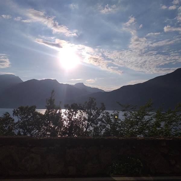 Un 'alba  a Limone