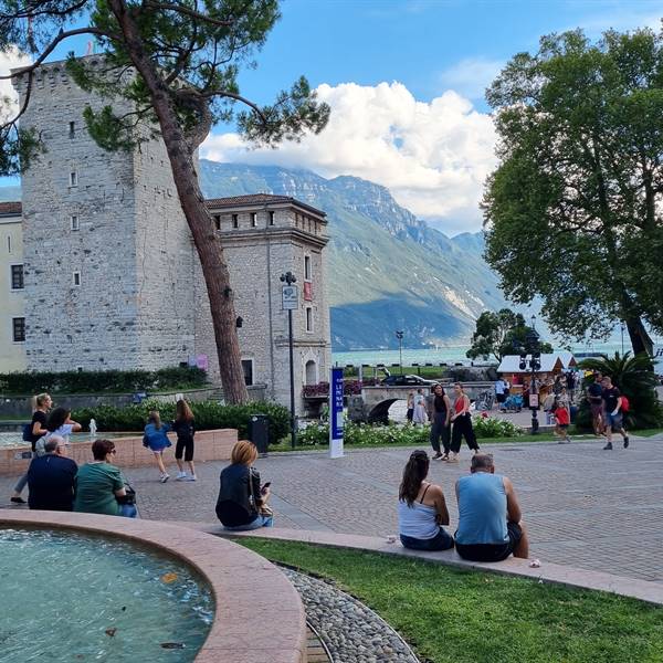 PIAZZA GARIBALDI - RIVA DEL GARDA