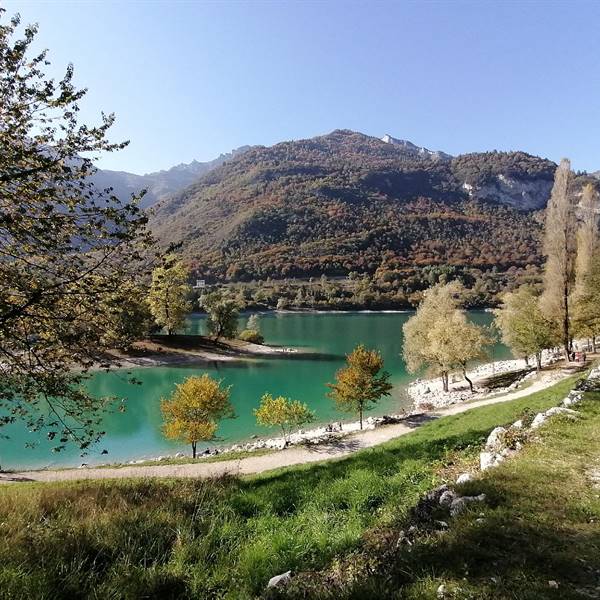 lago di Tenno ad ottobre