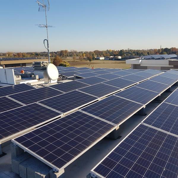 Impianti fotovoltaici - installazione su zavorra in cemento