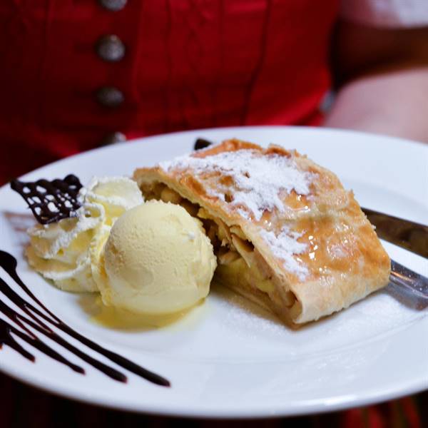 strudel di mele del ristorante Kapuziner di Riva del Garda #lagodigarda #gardasee #gardalake