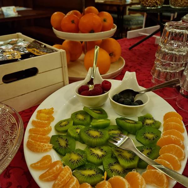 Colazioni con frutta fresca  #Ristorante Kapuziner #Lago di Garda #Riva del Garda #hotelvittoria