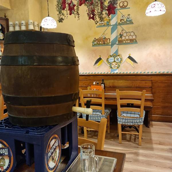Birra a caduta  #ristorantekapuziner #birreria #Riva del Garda  #cucinatipica #bavarese