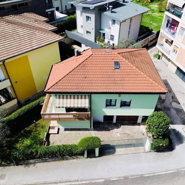 RIVA - VILLETTA CON GIARDINO