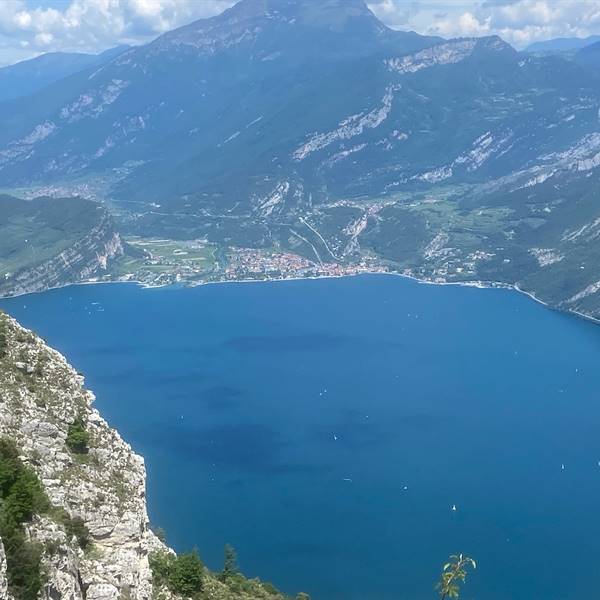 view from Punta Larici (e-bike Tour )