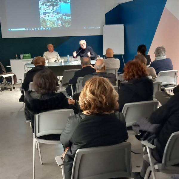La dolce Riva - Incontro con Vittorio colombo, autore dei tre scritti a tema "La dolce Riva" venerdì 21 febbraio 2025