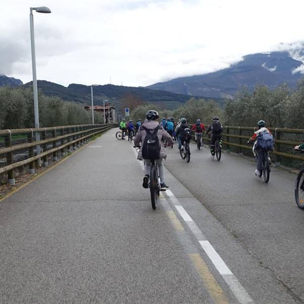 noleggia la tua bicicletta sul lago di garda