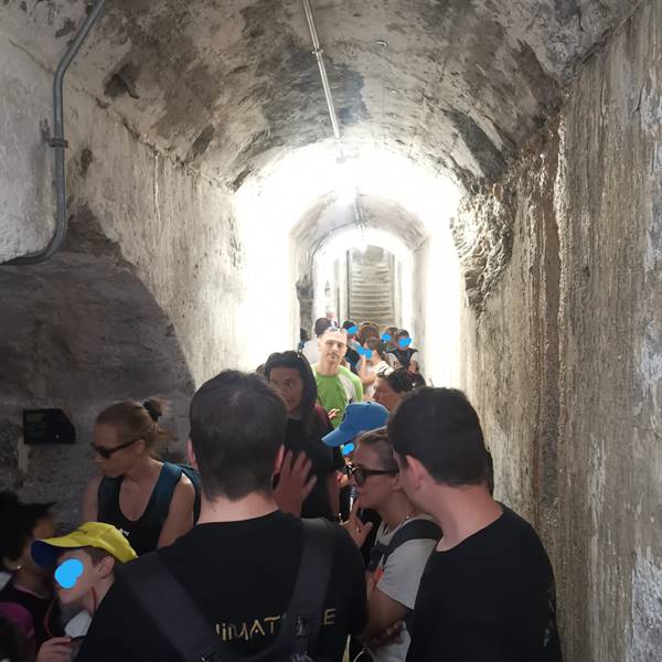 A Forte Garda con Oratorio di Varone  - Decine di bambini, ragazzi e accompagnatoria sulle orme della storia, 10 maggio 2025.