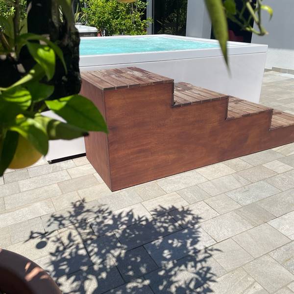 Jacuzzi
