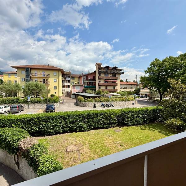 RIVA - AMPIO BILOCALE IN CENTRO