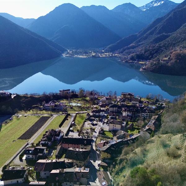 LEDRO - CASA CON DUE APPARTAMENTI