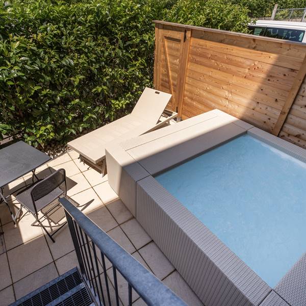 RESIDENCE MAROADI JACUZZI PRIVATA