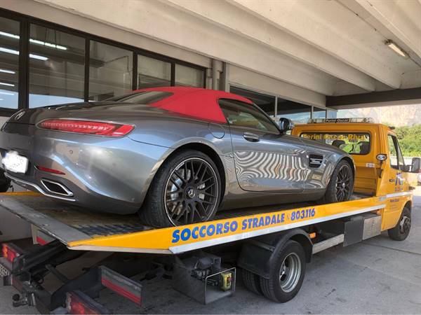 Soccorso di super car Mercedes  sls roadster