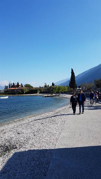 strand gegenuber unsere campingplatz camping campagnola malcesine