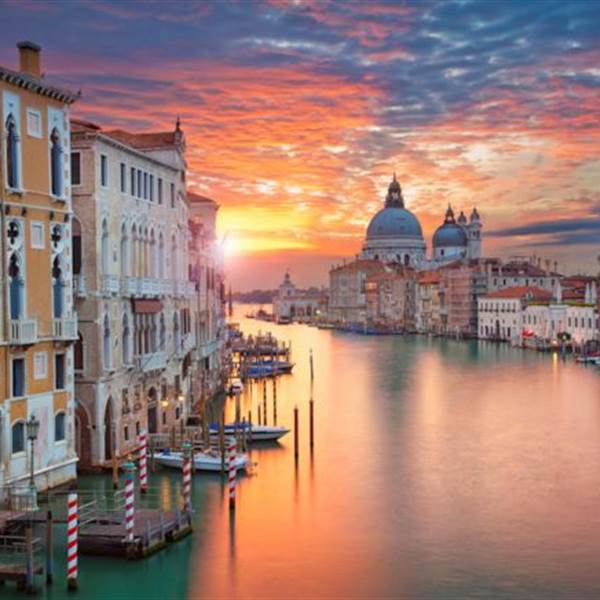 Venice, the magic city low cost transfer to Venice