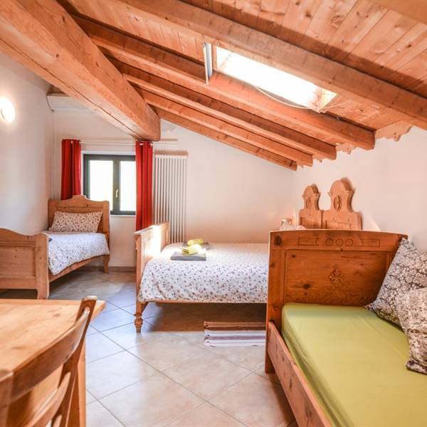 Camere con prima colazioni LUG AGO