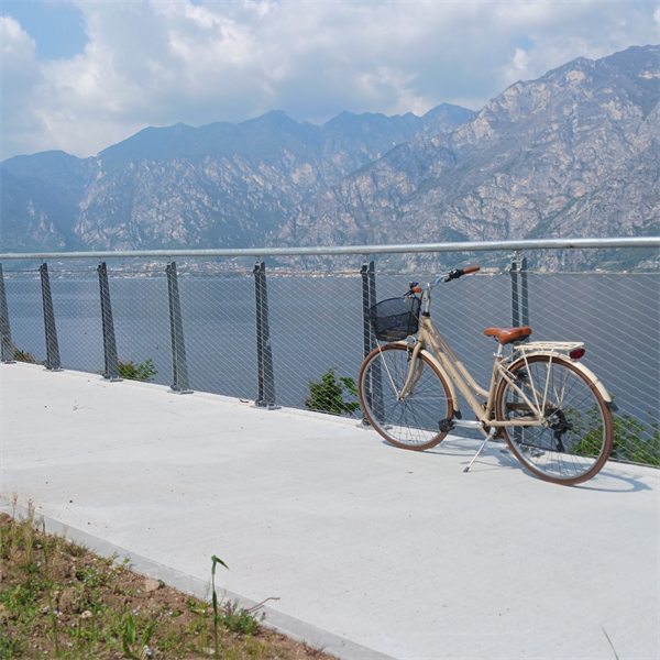 Bike path of Lago di Garda
