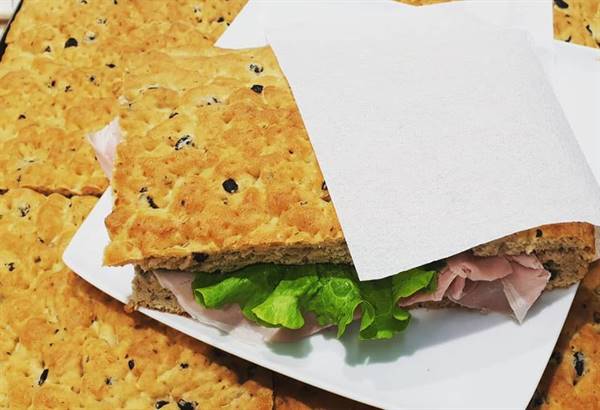 Che ne dici di una focaccia in compagnia? 